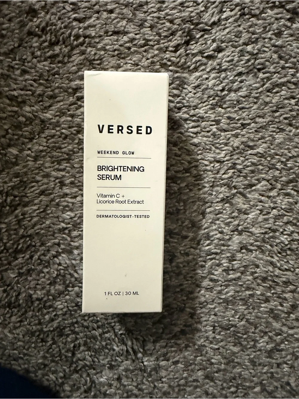 Versed Weekend Glow Brightening Serum — White
